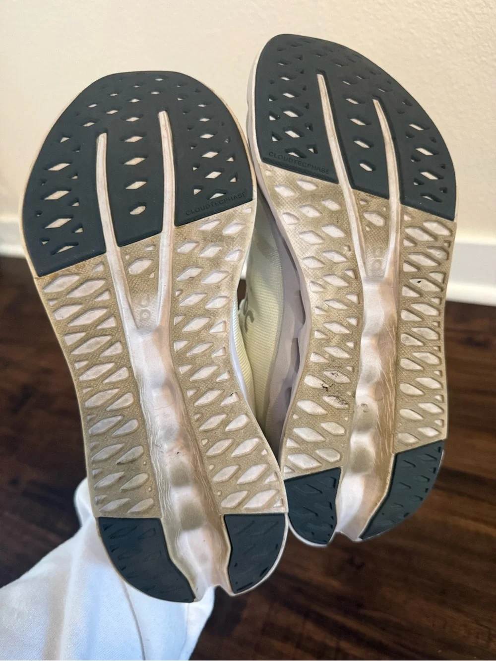 On Running Cloudsurfer Next Ivory Sneakers Women’s Size 8.5
